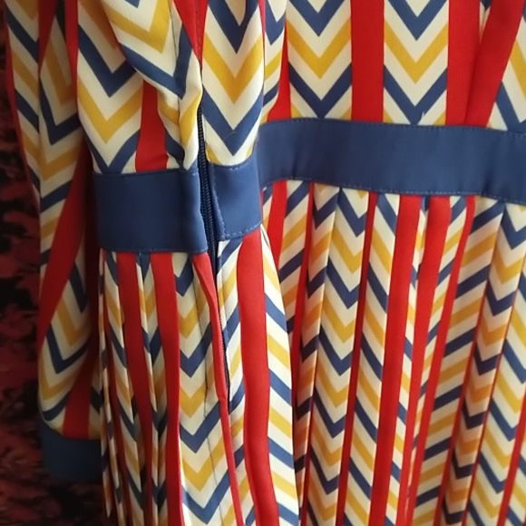 Modcloth 2x Chevron pleated shirt dress - Picture 7 of 7